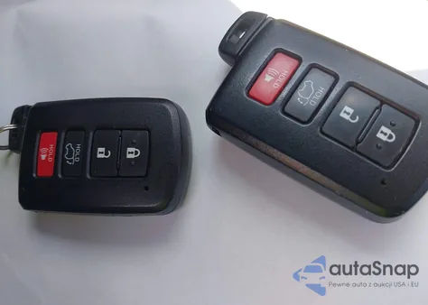 2018 Toyota Rav4 Limited z USA, uszkodzony, nr VIN 2T3DFREV3JW783059